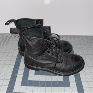 Dr.Martens boots with floral prints